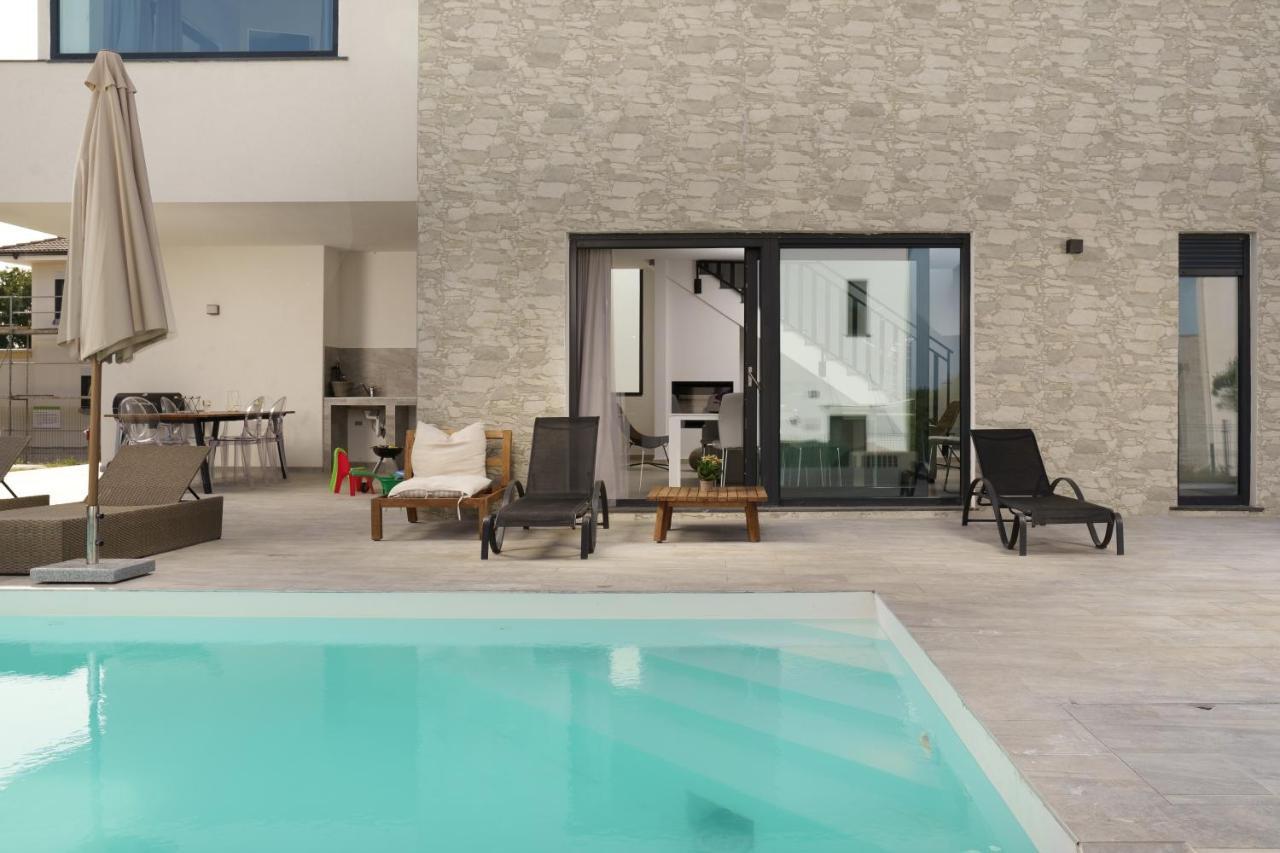 Sea View Villa Cala Royal クルニカ エクステリア 写真