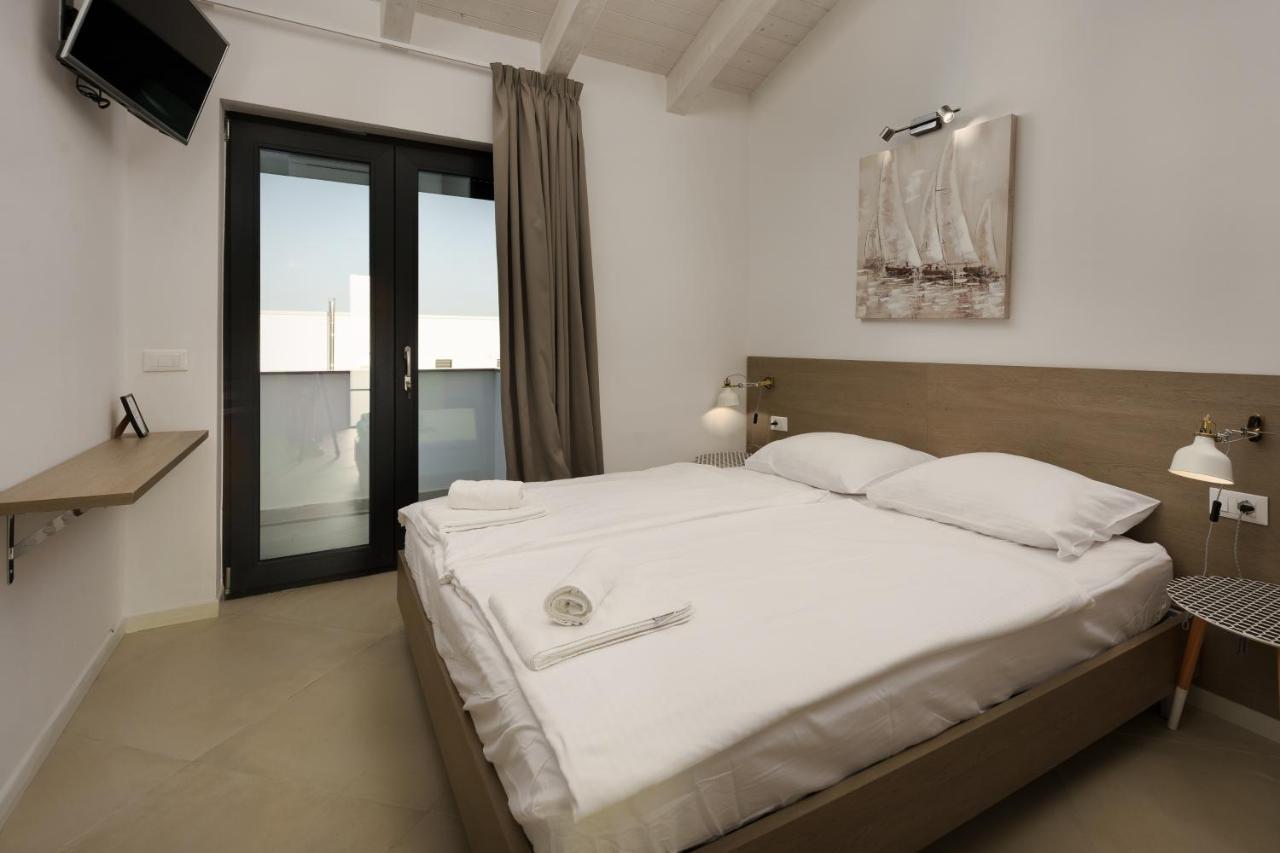 Sea View Villa Cala Royal クルニカ エクステリア 写真